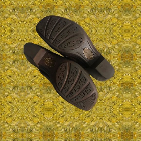 EARTH ORIGINS Mules Brown Leather Gold Buckle 2” Heel Size 8 - Picture 6 of 7